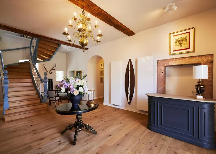 Schloss Alte Rentkammer *